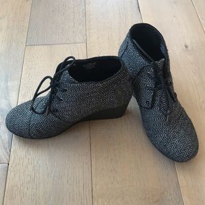 TOMS wedge boots